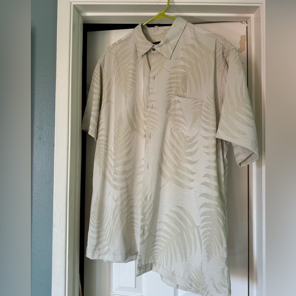 Men’s Van Heusen dress shirt L